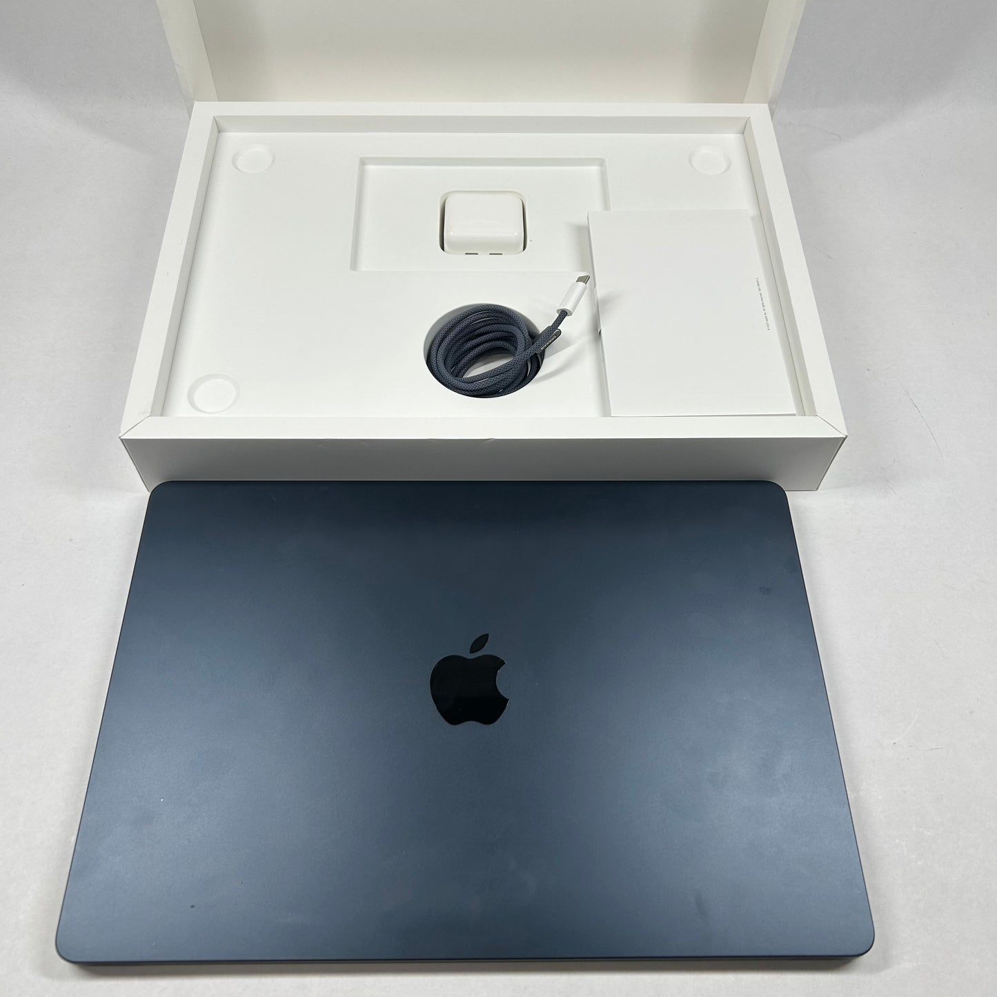 2023 Apple MacBook Air 15" M2 8C GPU 3.5GHz 8GB RAM 256GB SSD A2941