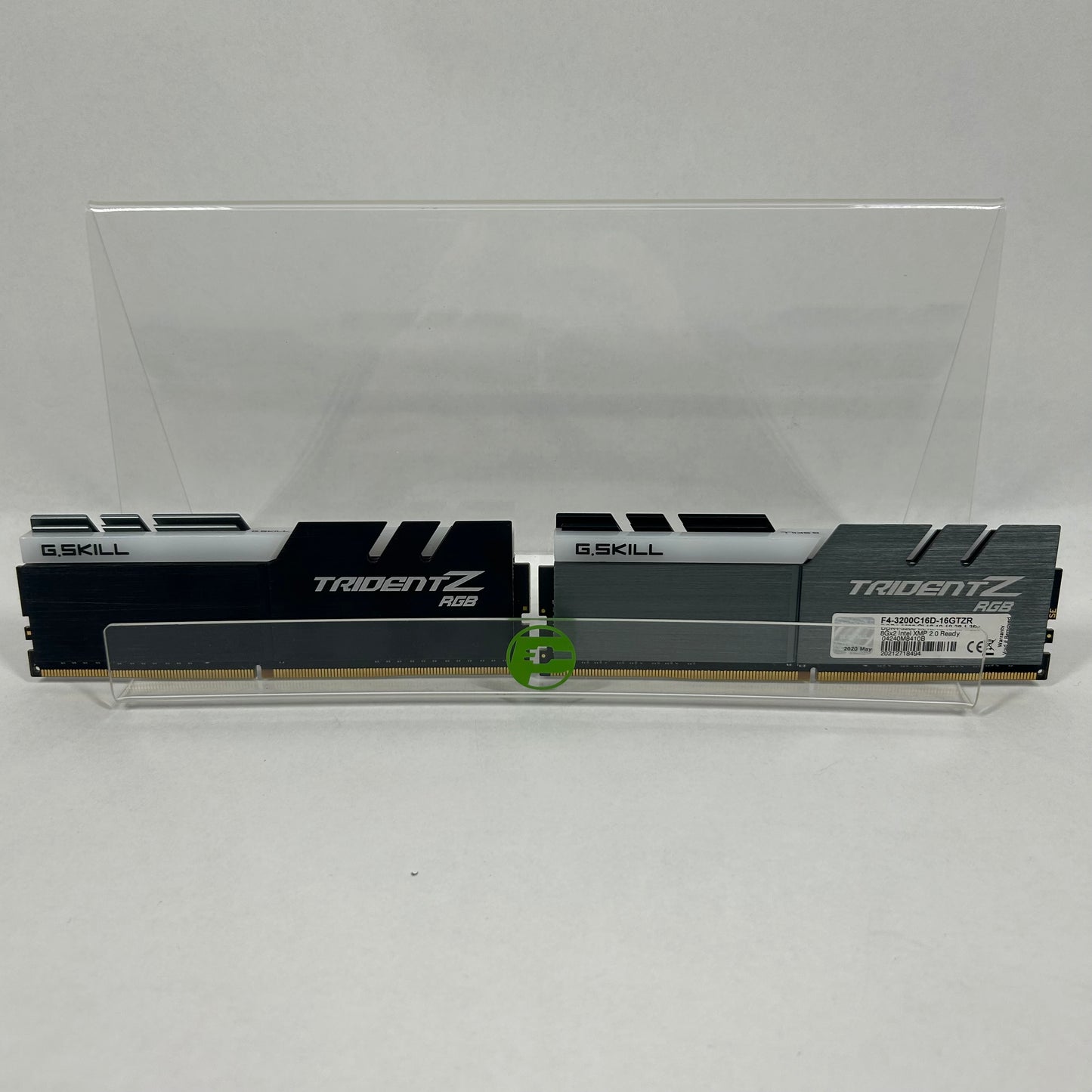 G.Skill Trident Z RGB 16GB (2x8GB) RAM DDR4 3200MHz F4-3200C16D-16GTZR