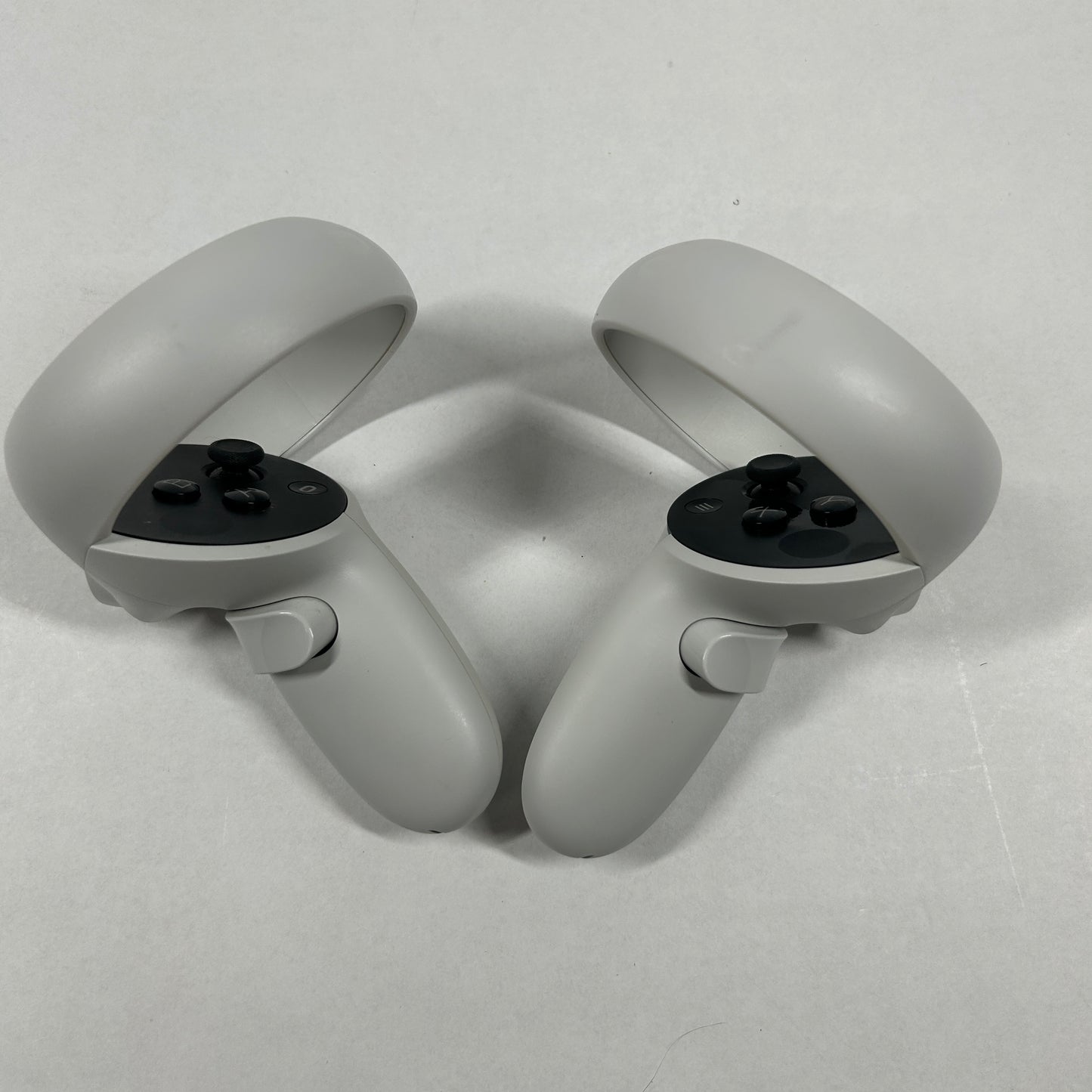 Meta Quest 2 64GB Standalone All-in-One VR Headset KW49CM