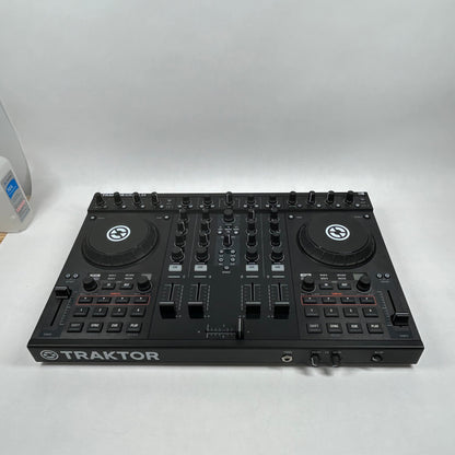 Native Instruments Traktor Kontrol S4 