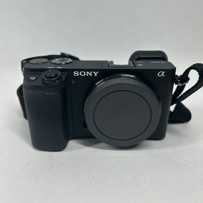 Sony Alpha A6400 24.2MP Mirrorless Camera 652 Shutter Count With Lens and Bag
