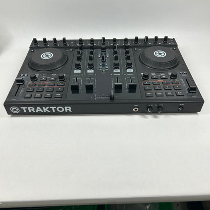 Native Instruments Traktor Kontrol S4 