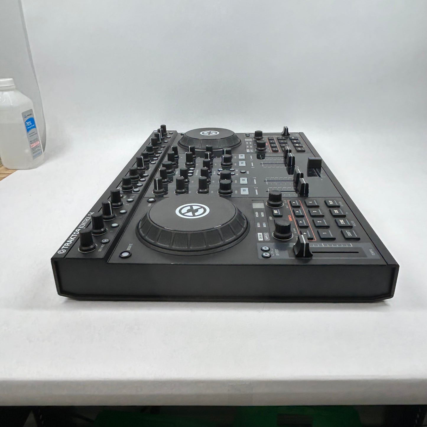 Native Instruments Traktor Kontrol S4 