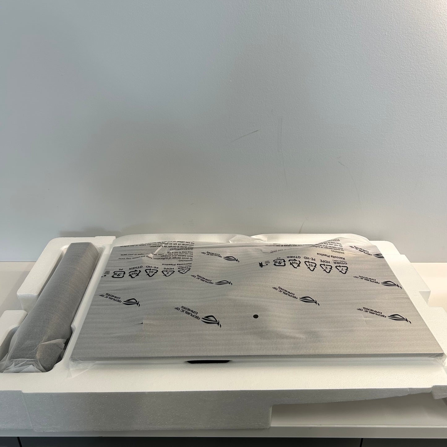 New ASUS 27" XG27UCDMG 4K UHD QD-OLED 240Hz Gaming Monitor