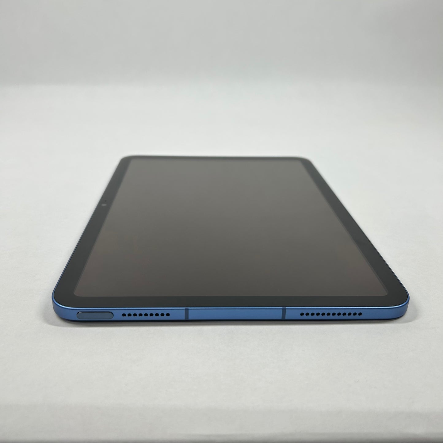 Unlocked Apple iPad 11" (A16) 128GB 26.0.1 Blue MD7G4LL/A