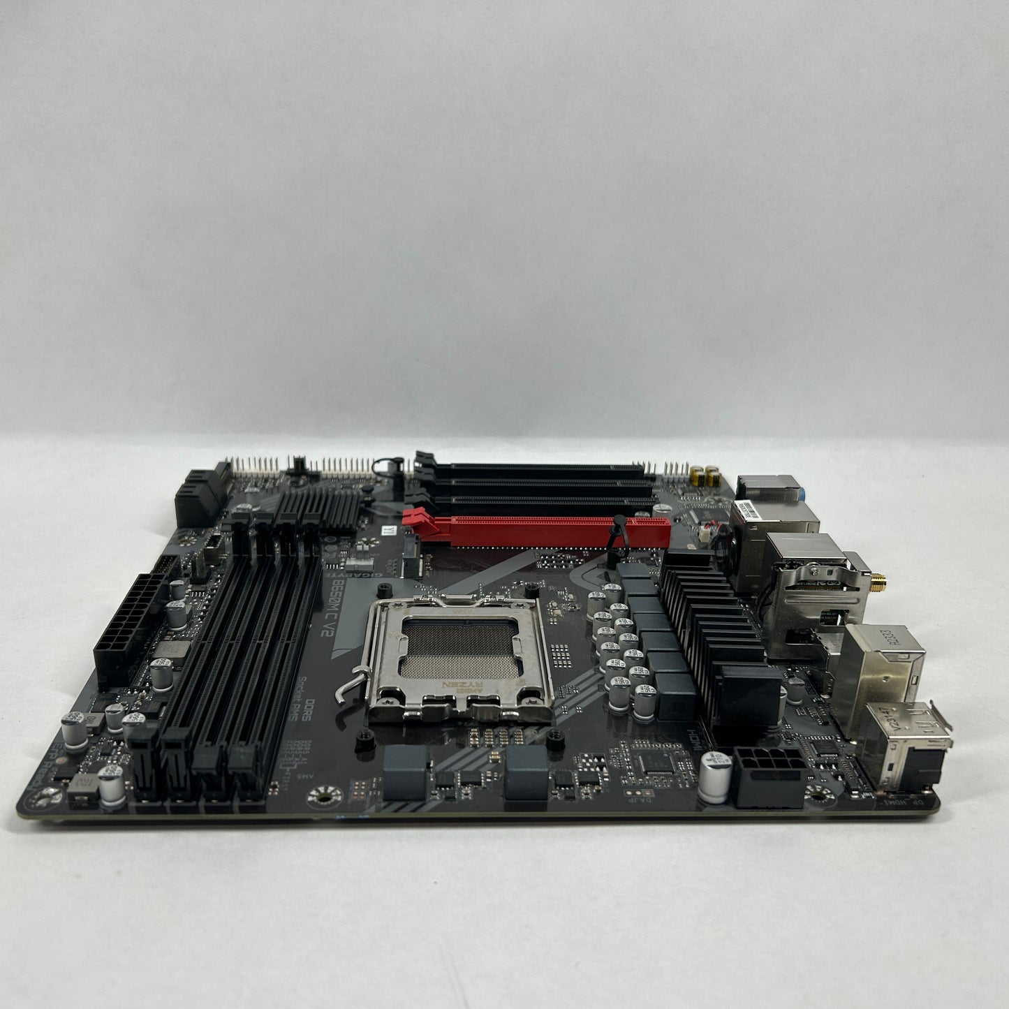 Gigabyte B650M C V2 AM5 microATX PC Motherboard