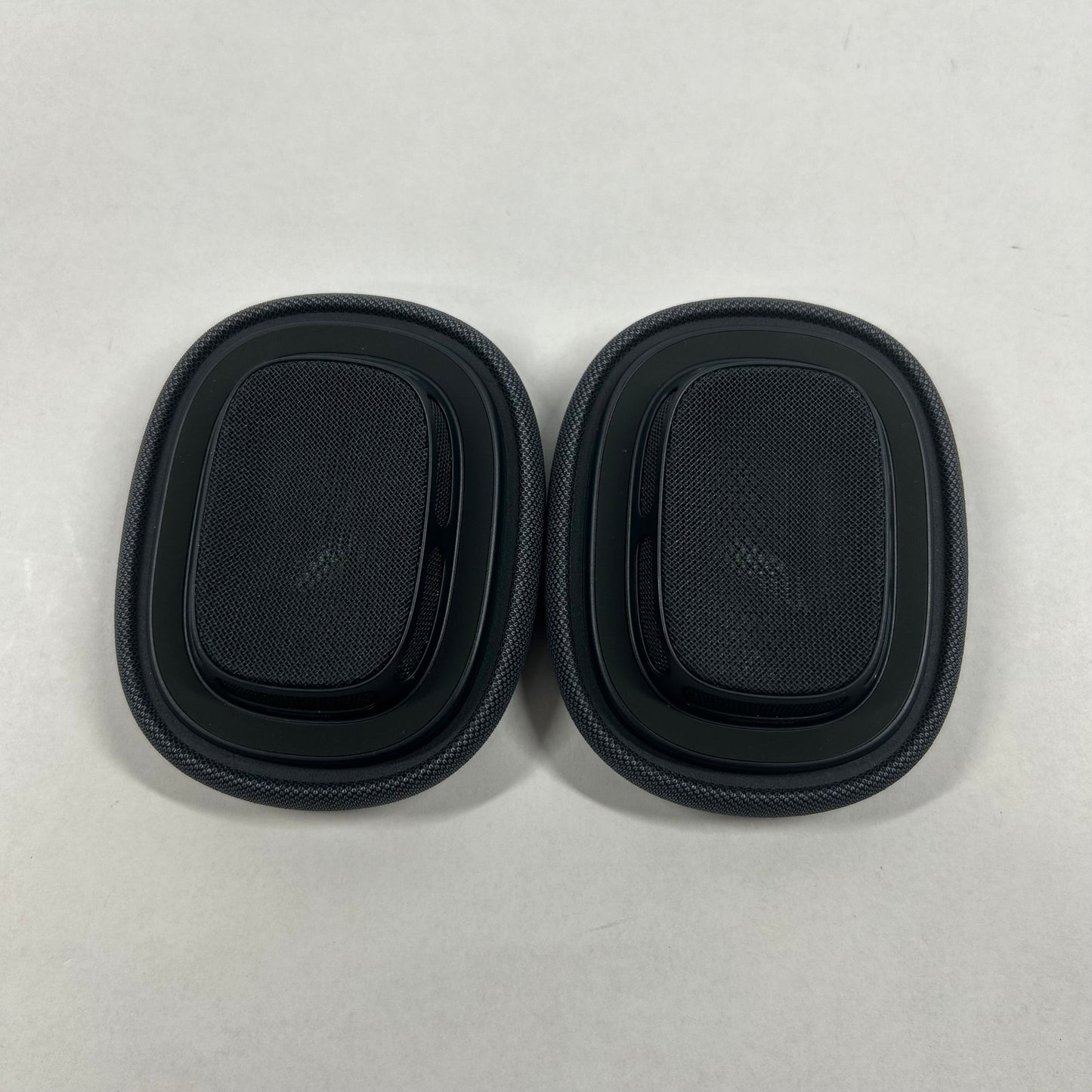 Apple AirPods Max USB-C Wireless Over-Ear Headphones Midnight MGYL3AM/A