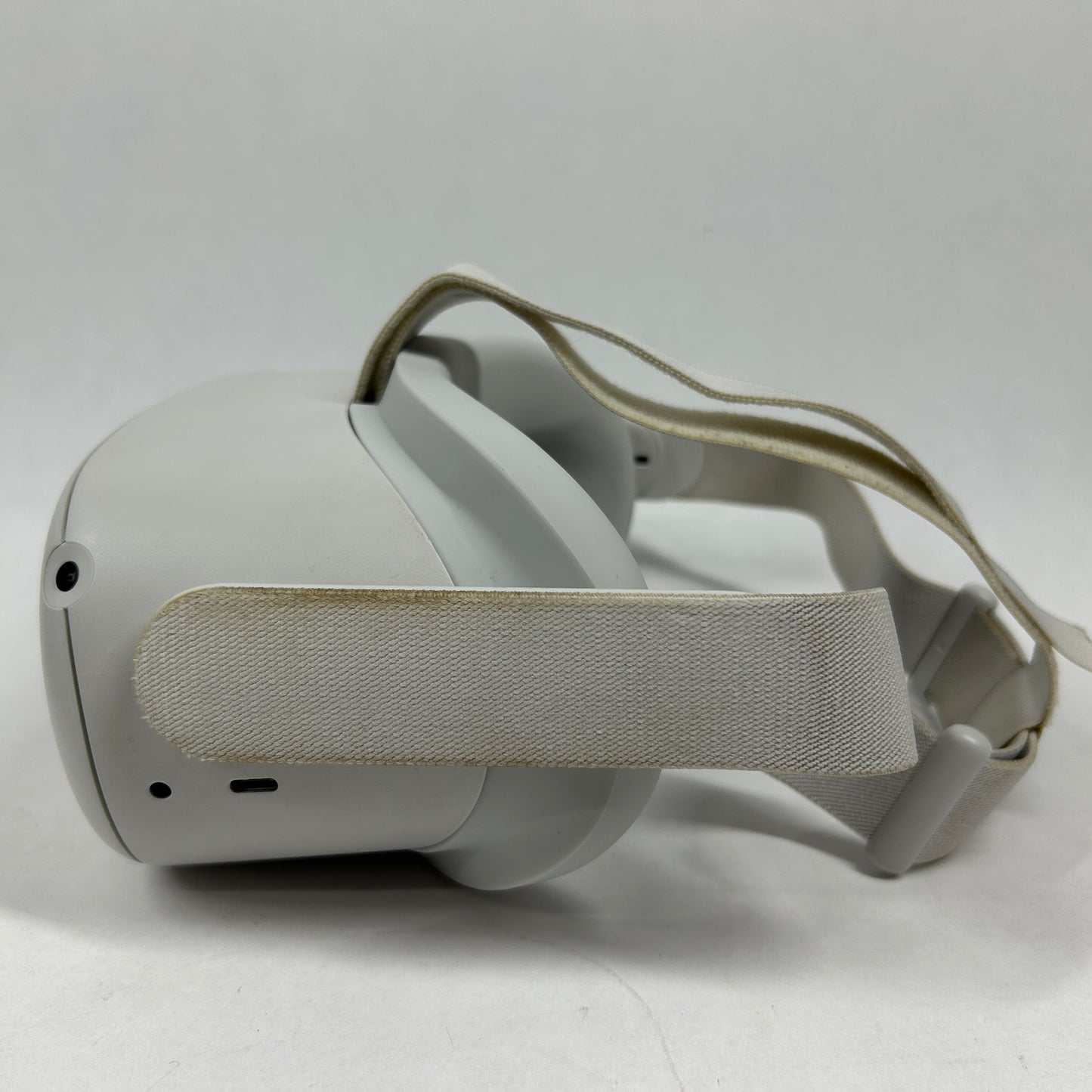 Meta Quest 2 128GB Standalone All-in-One VR Headset KW49CM