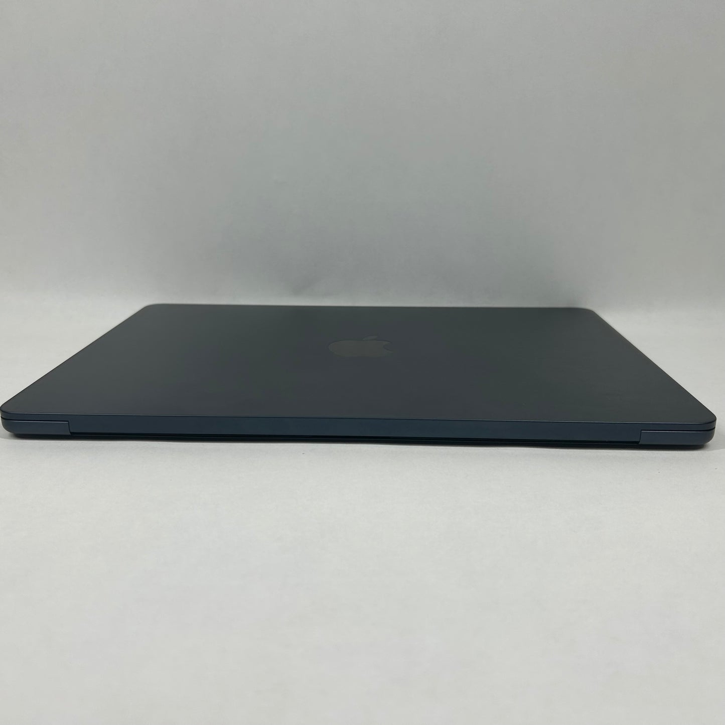 2024 Apple MacBook Air 13.6" M3 8C GPU 4.0GHz 16GB RAM 256GB SSD A3113