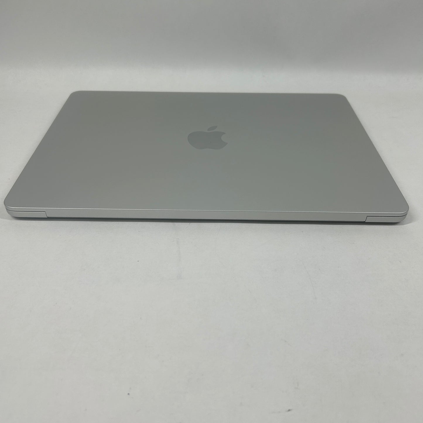 2024 Apple MacBook Air 13.6" M3 8C GPU 4.0GHz 16GB RAM 256GB SSD A3113