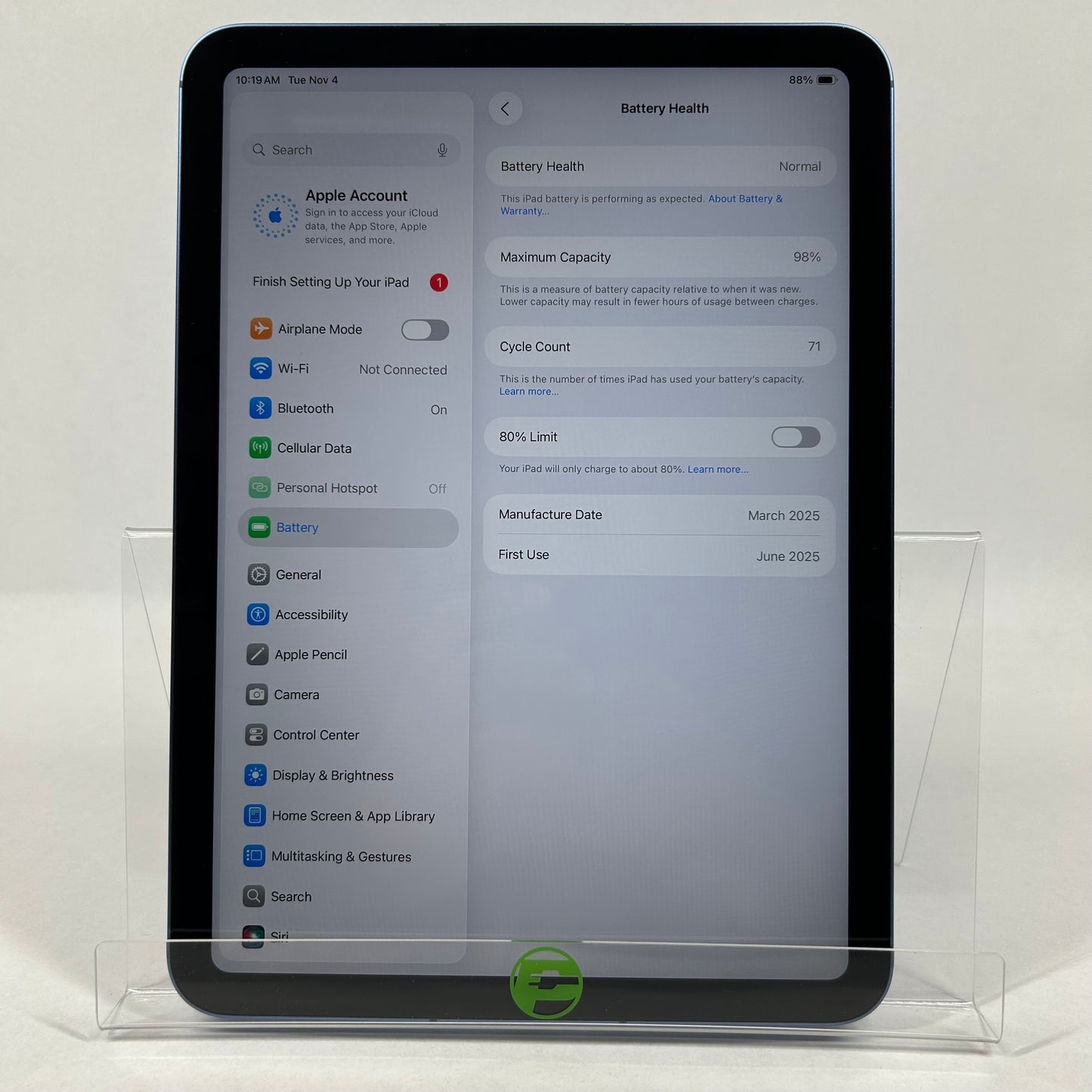 Unlocked Apple iPad 11" (A16) 128GB 26.0.1 Blue MD7G4LL/A