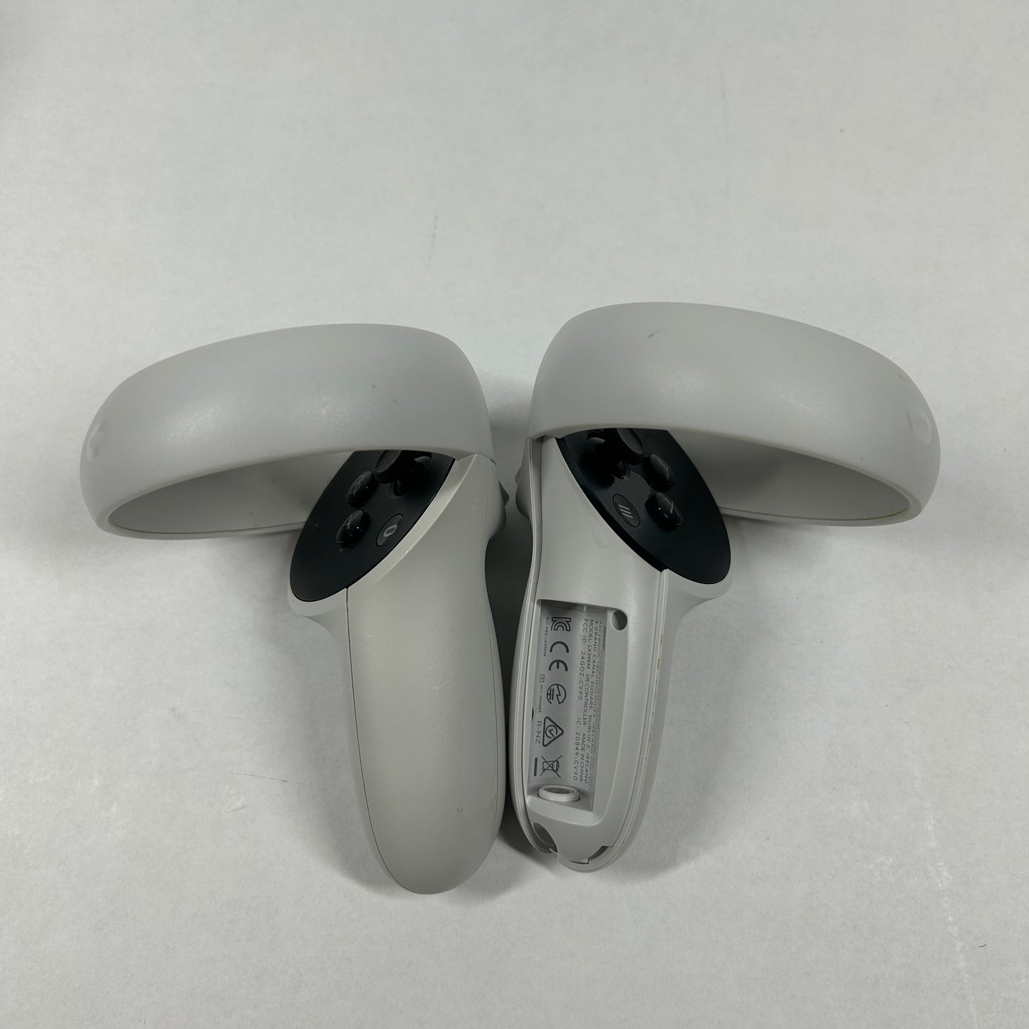 Meta Quest 2 64GB Standalone All-in-One VR Headset KW49CM