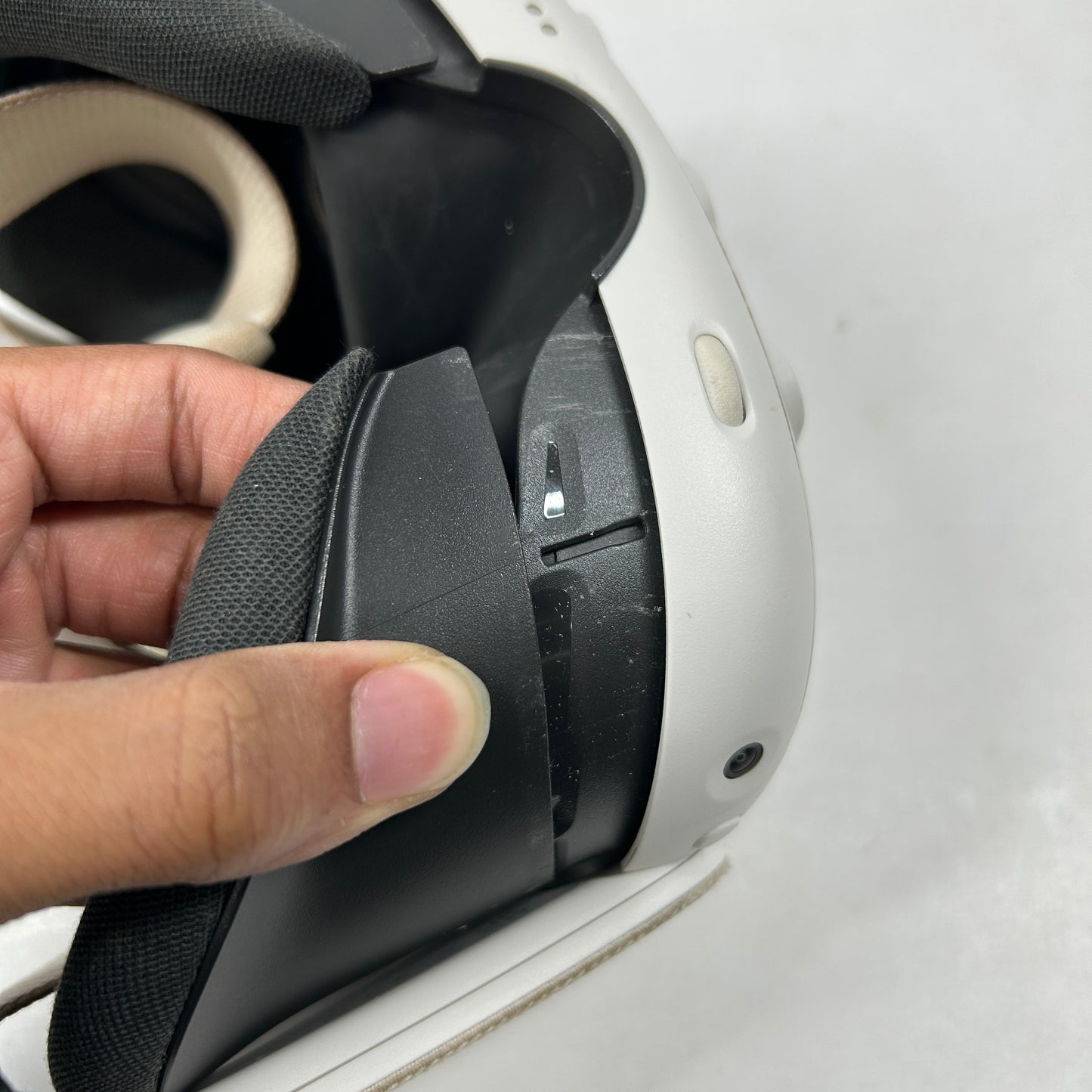 Meta Quest 3 128GB Standalone All-in-One VR Headset S3A READ