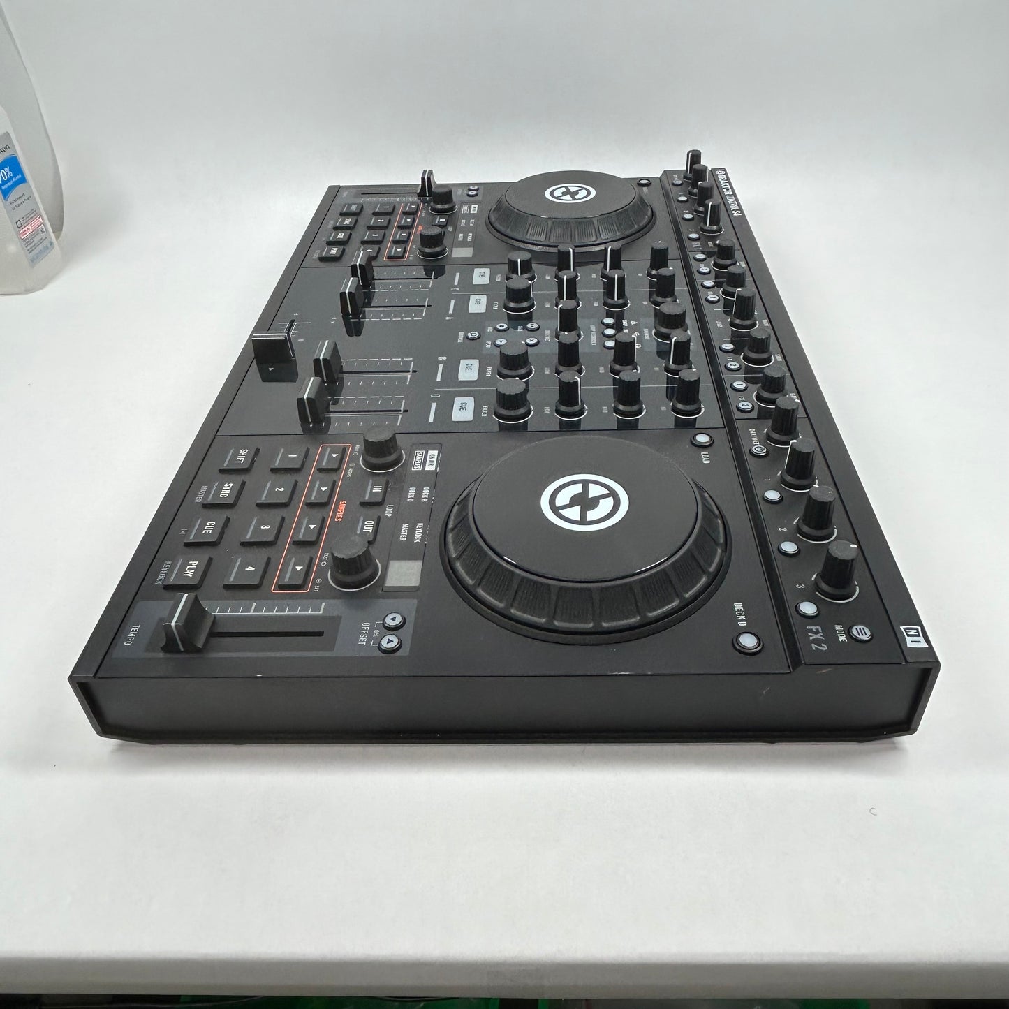 Native Instruments Traktor Kontrol S4 
