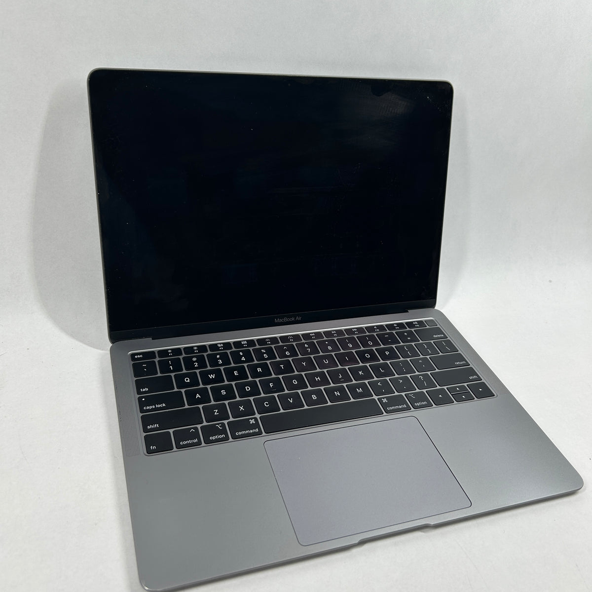 2019 Apple MacBook Air 13.3" i5 1.6GHz 8GB RAM 128GB HDD Space Gray MVFM2LL/A