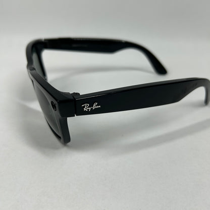 Ray-Ban Stories Wayfarer L Smart Glasses RW4004