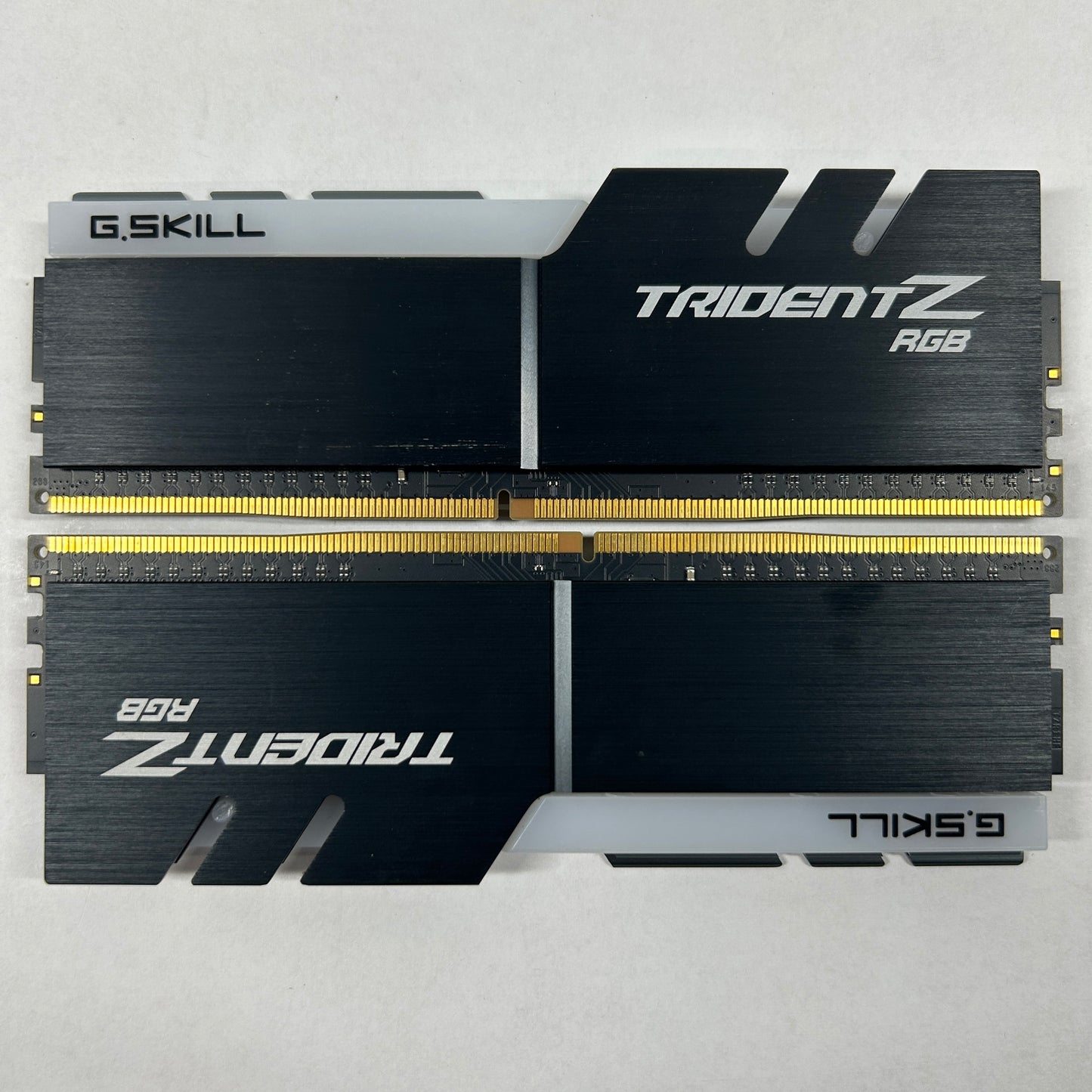 G.Skill TridentZ RGB Series 16GB (2x8GB) RAM DDR4 3200MHz F4-3200C12D-16GTZR