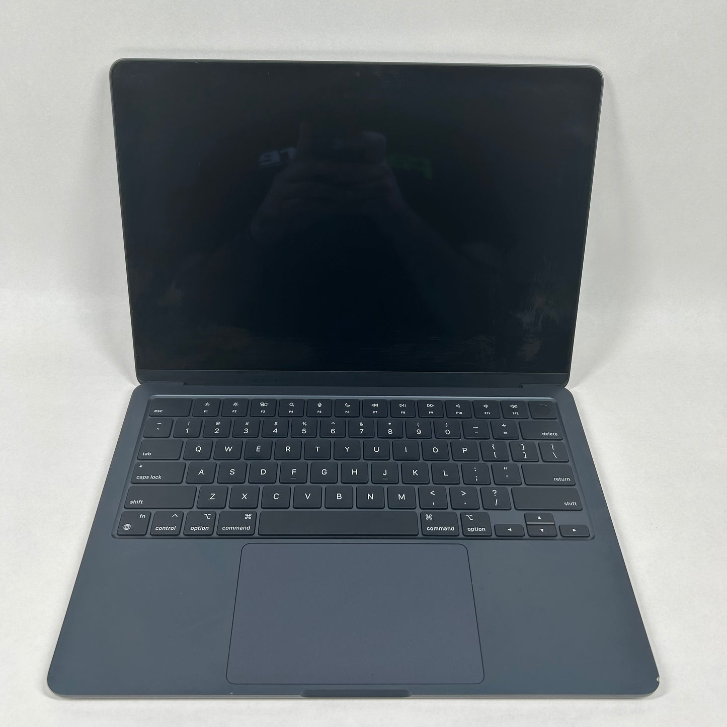 2024 Apple MacBook Air 13.6" M3 8C GPU 4.0GHz 16GB RAM 256GB SSD A3113