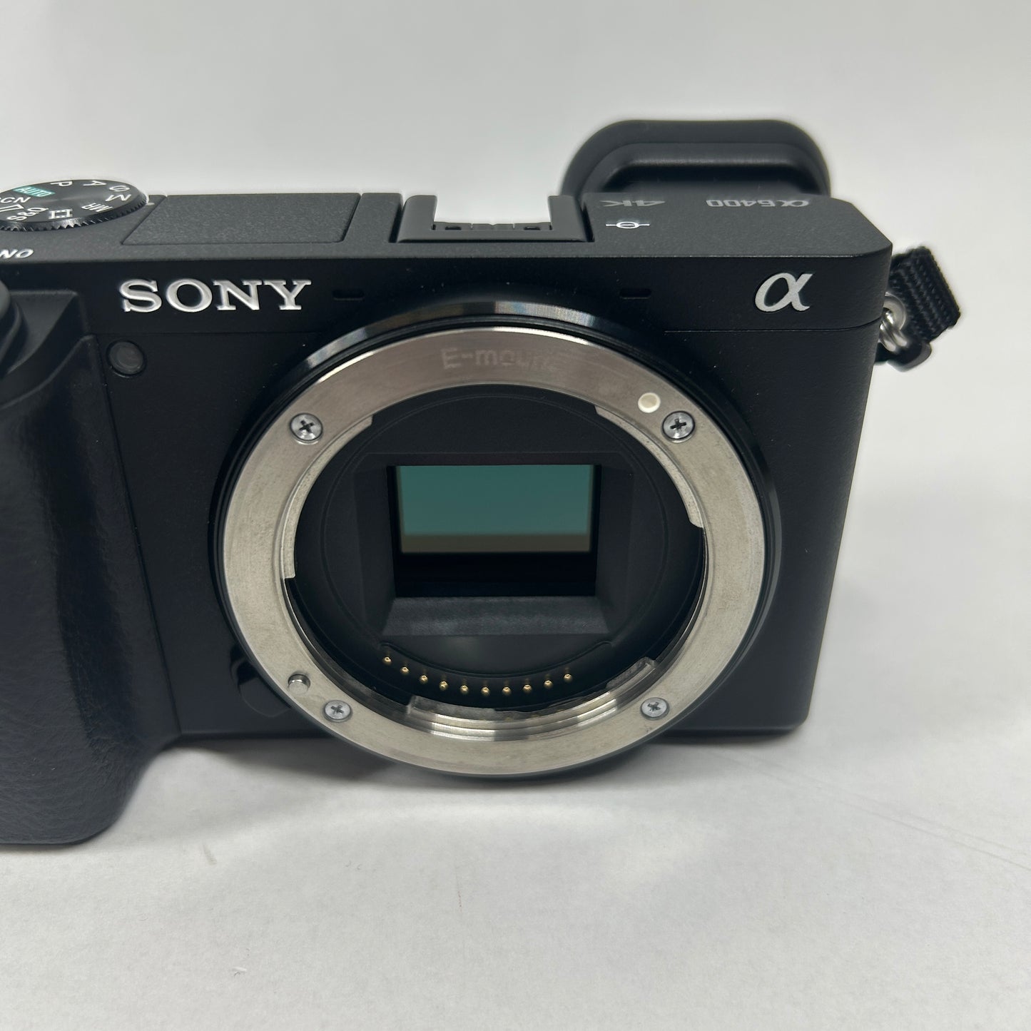 Sony Alpha A6400 24.2MP Mirrorless Camera 652 Shutter Count With Lens and Bag