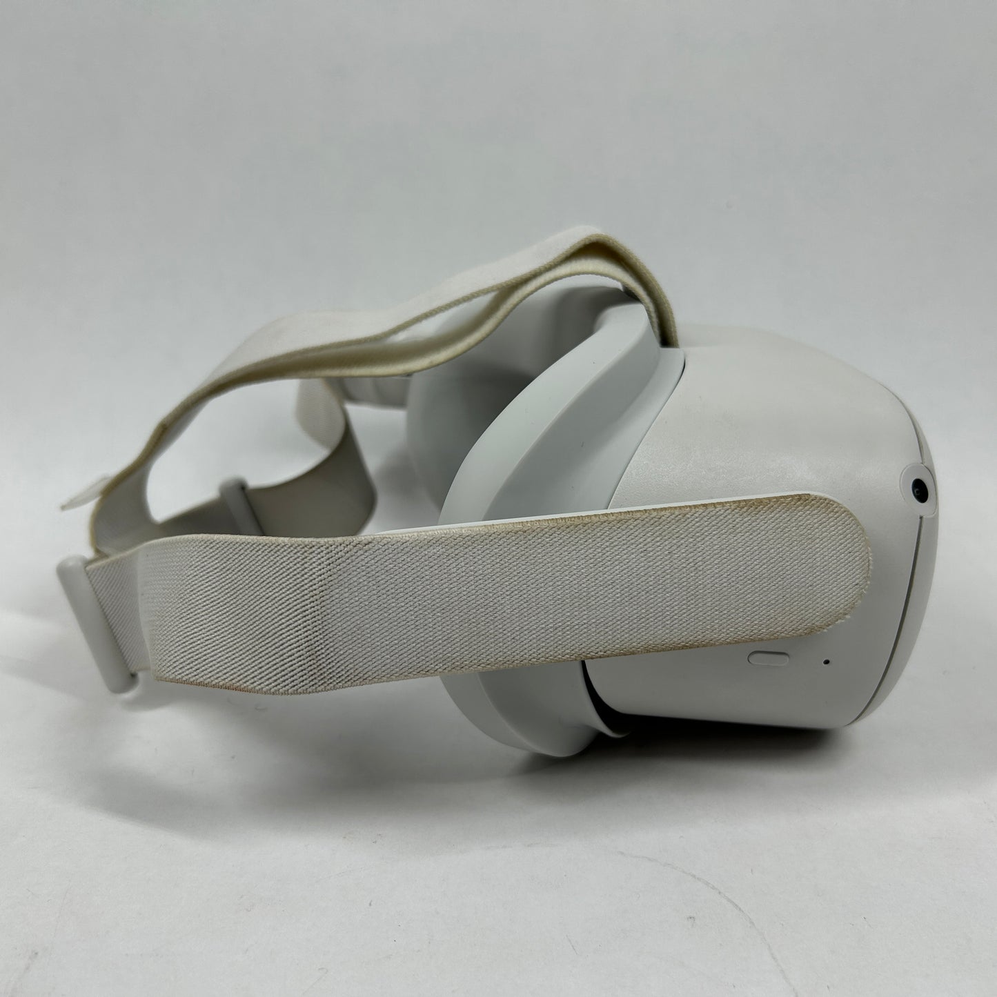 Meta Quest 2 128GB Standalone All-in-One VR Headset KW49CM