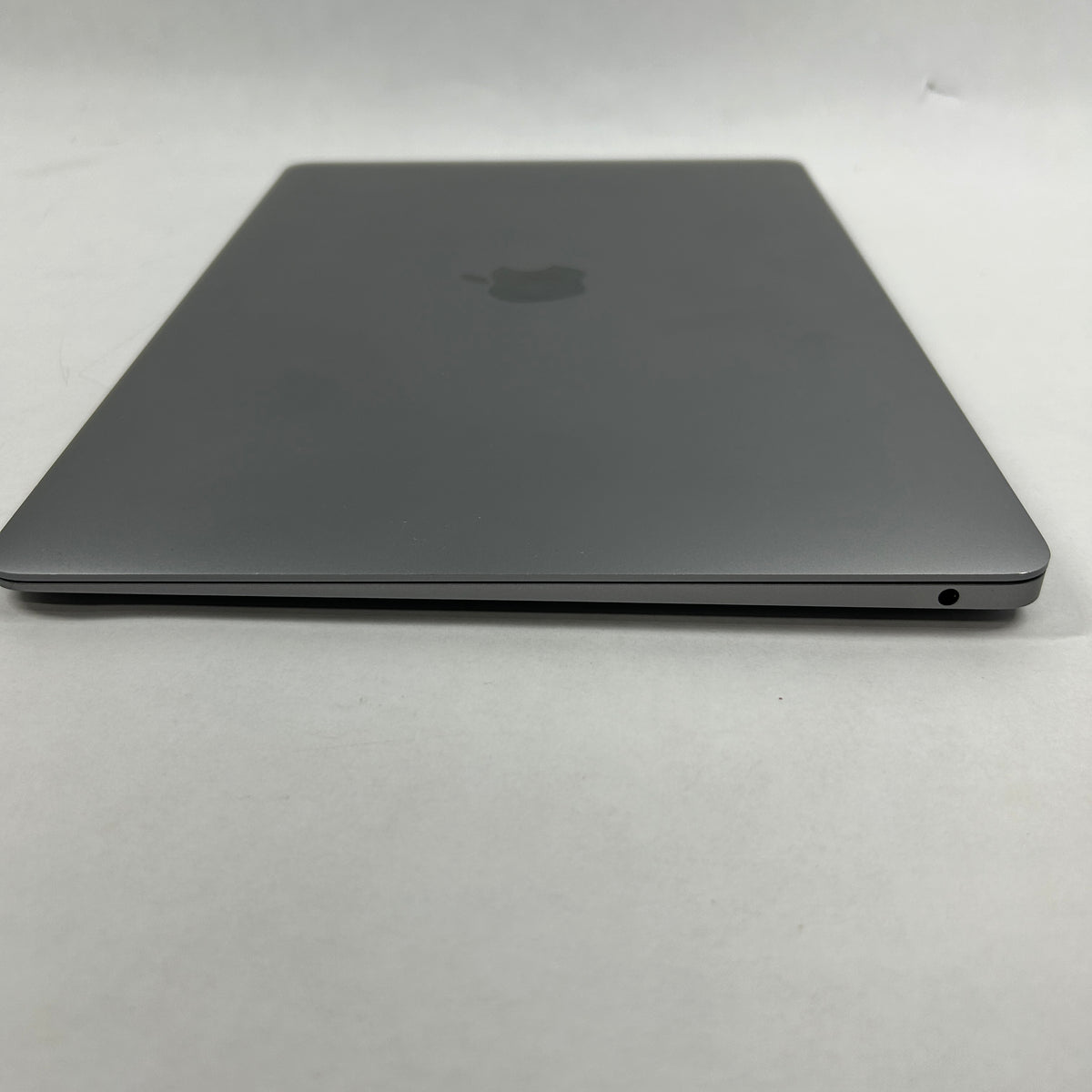 2019 Apple MacBook Air 13.3" i5 1.6GHz 8GB RAM 128GB HDD Space Gray MVFM2LL/A
