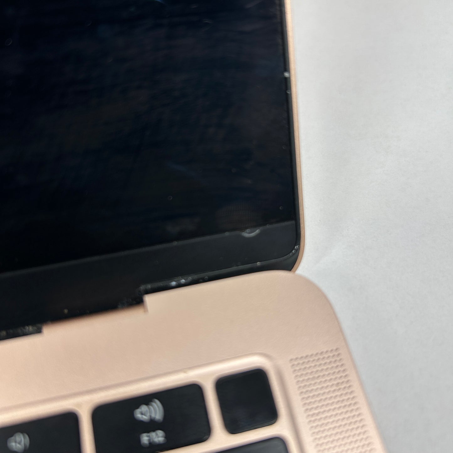 Broken 2019 Apple MacBook Air 13.3" i5 1.6GHz 8GB RAM 128GB SSD Rose Gold A1932 READ