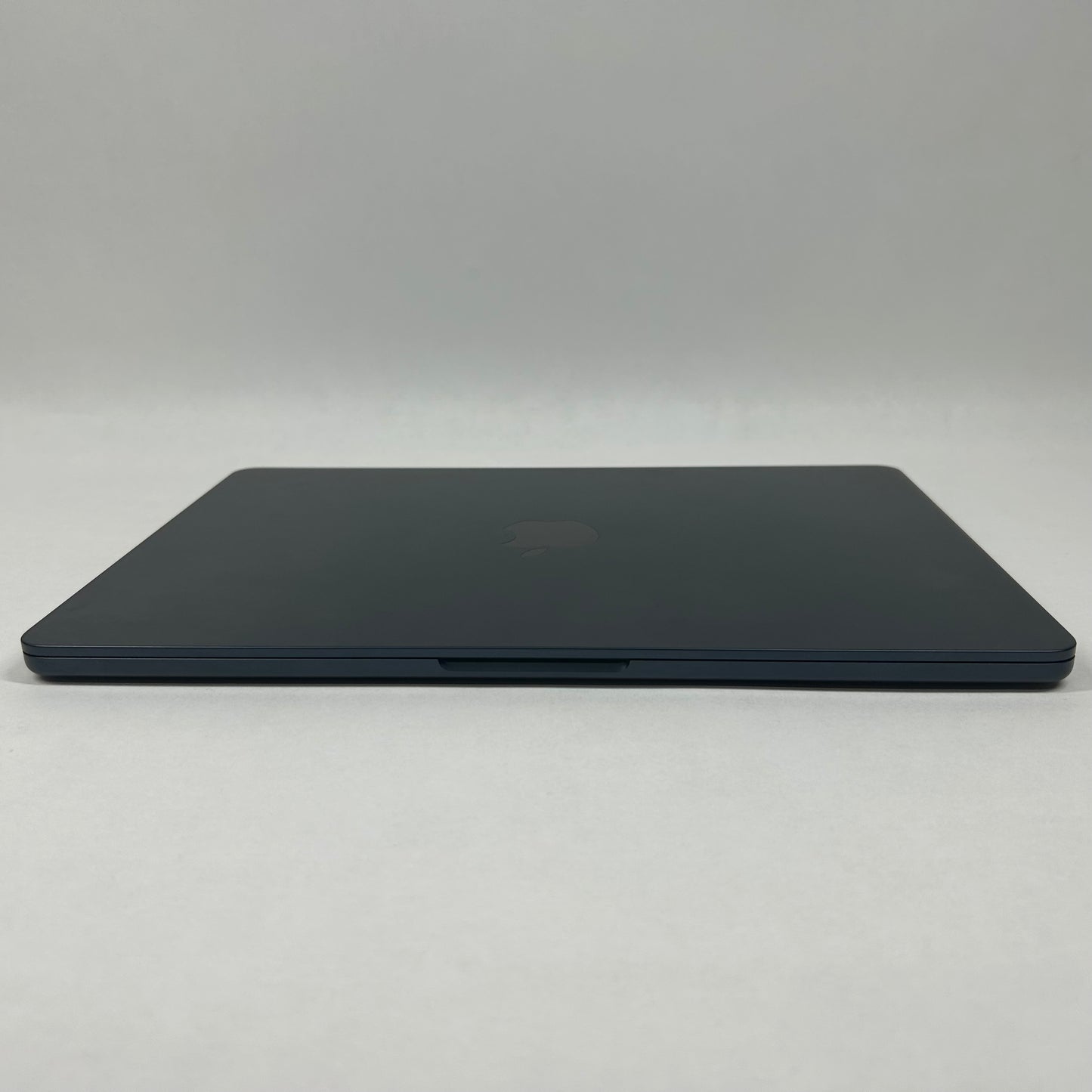 2024 Apple MacBook Air 13.6" M3 8C GPU 4.0GHz 16GB RAM 256GB SSD A3113