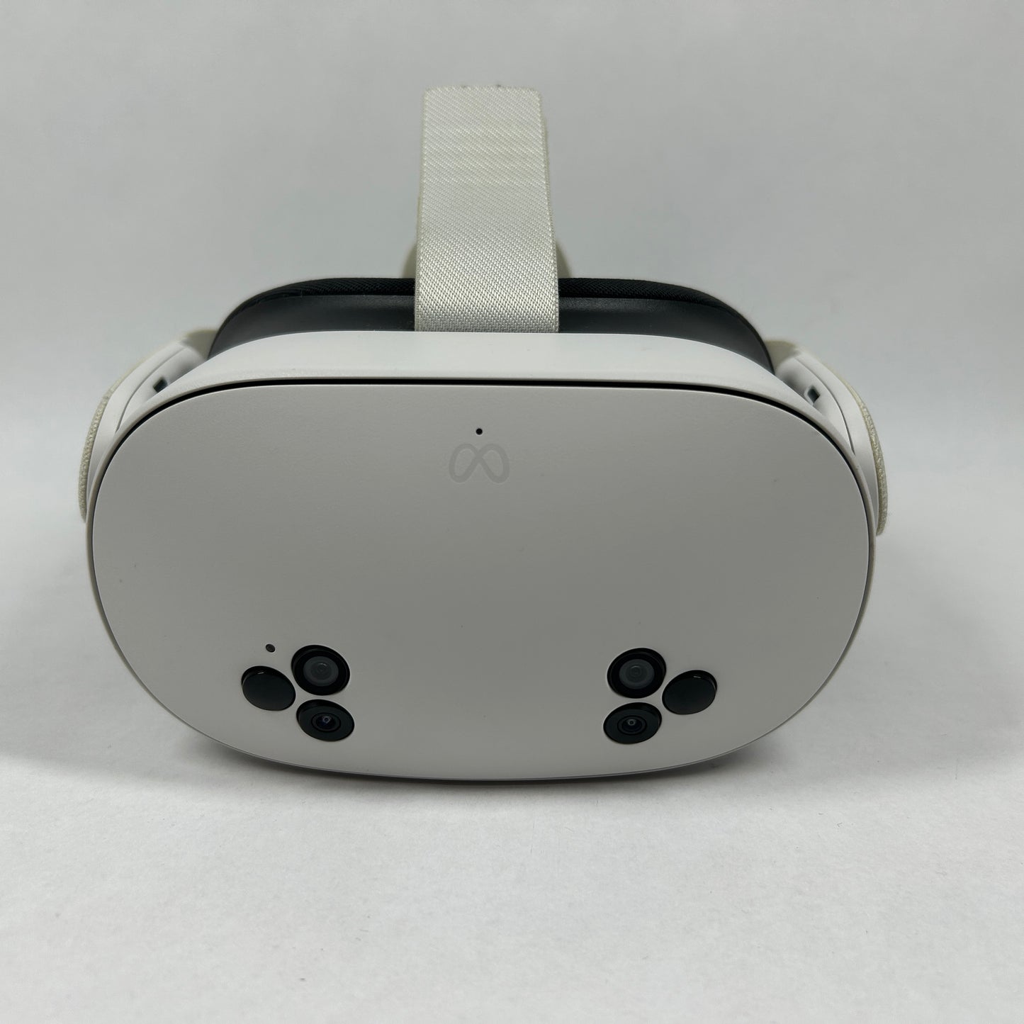 Meta Quest 3S 256GB Standalone All-in-One VR Headset P97