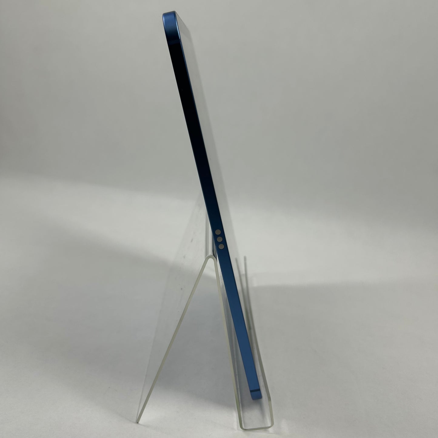 Unlocked Apple iPad 11" (A16) 128GB 26.0.1 Blue MD7G4LL/A