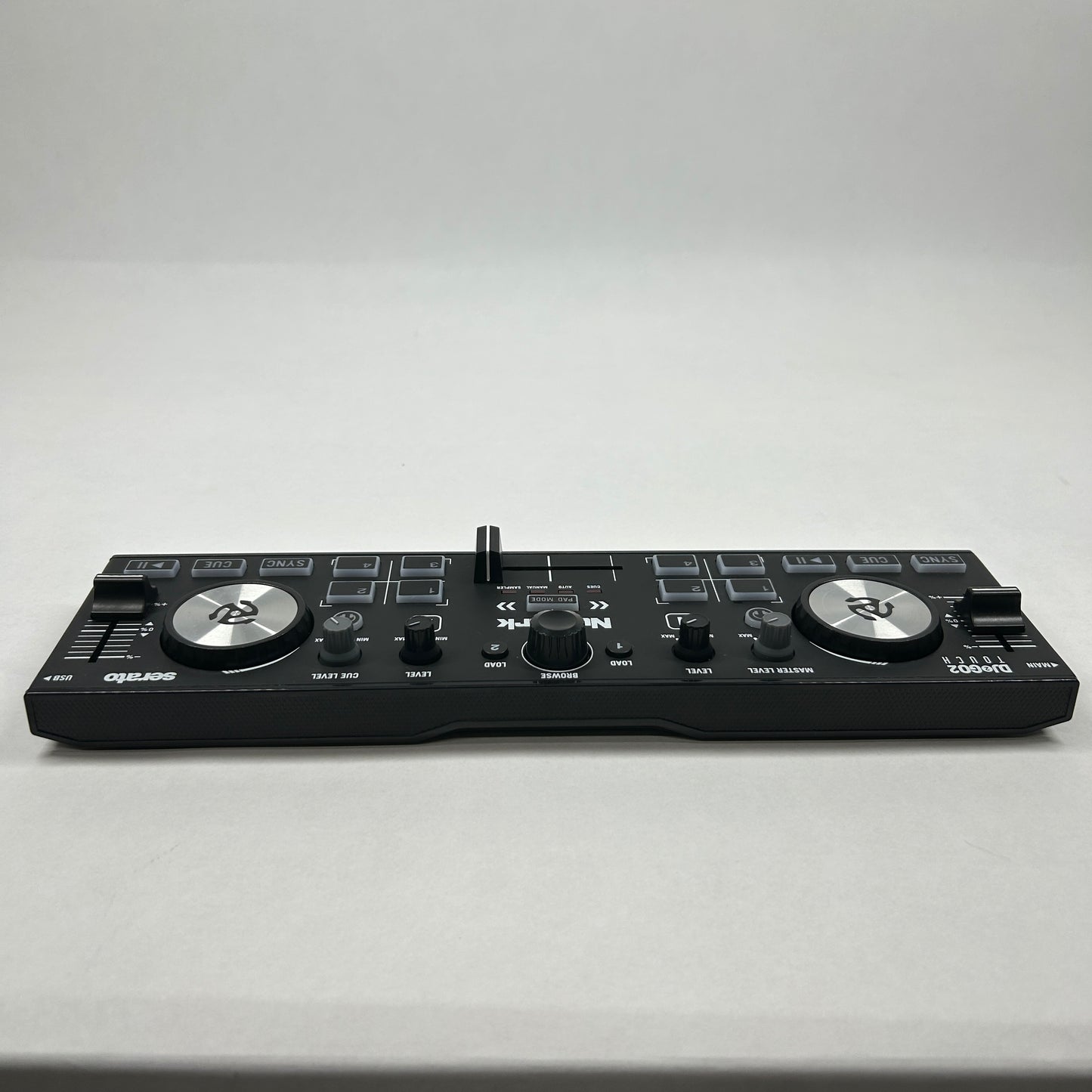 Numark Compact DJ Controller DJ2GO2