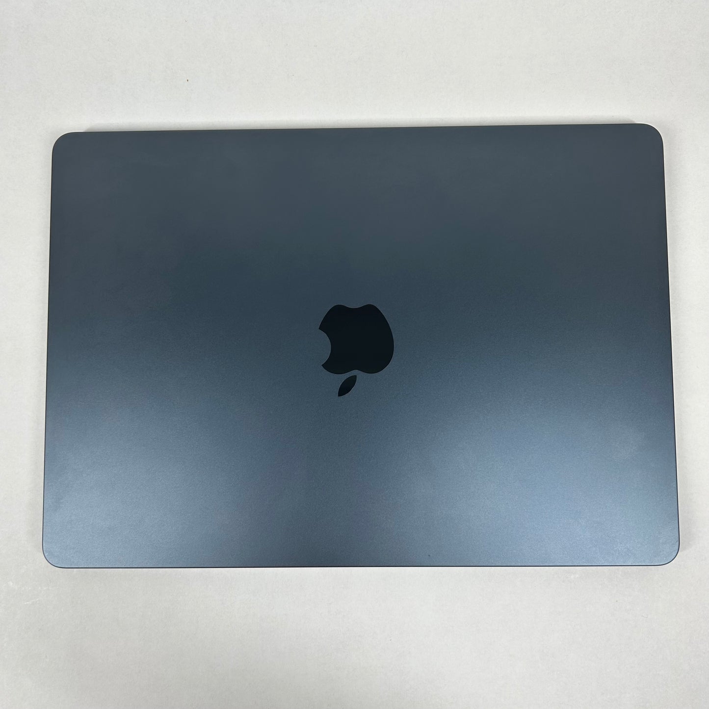 2024 Apple MacBook Air 13.6" M3 8C GPU 4.0GHz 16GB RAM 256GB SSD A3113