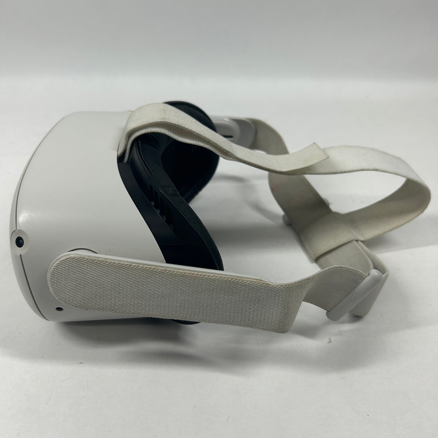 Oculus Quest 2 128GB Standalone All-in-One VR Headset KW49CM