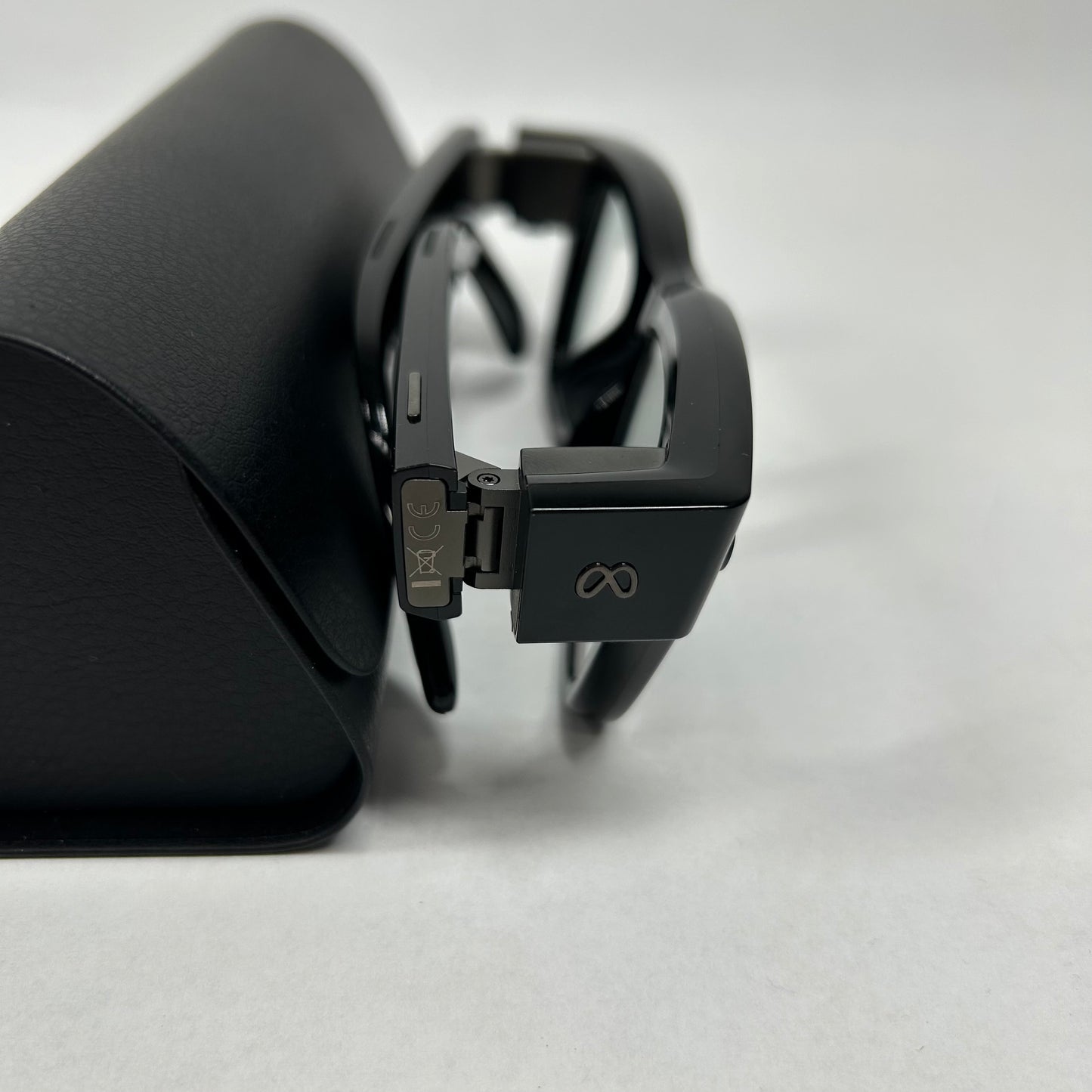 Ray-Ban Meta Display AR Smart Glasses Large 31309B82B