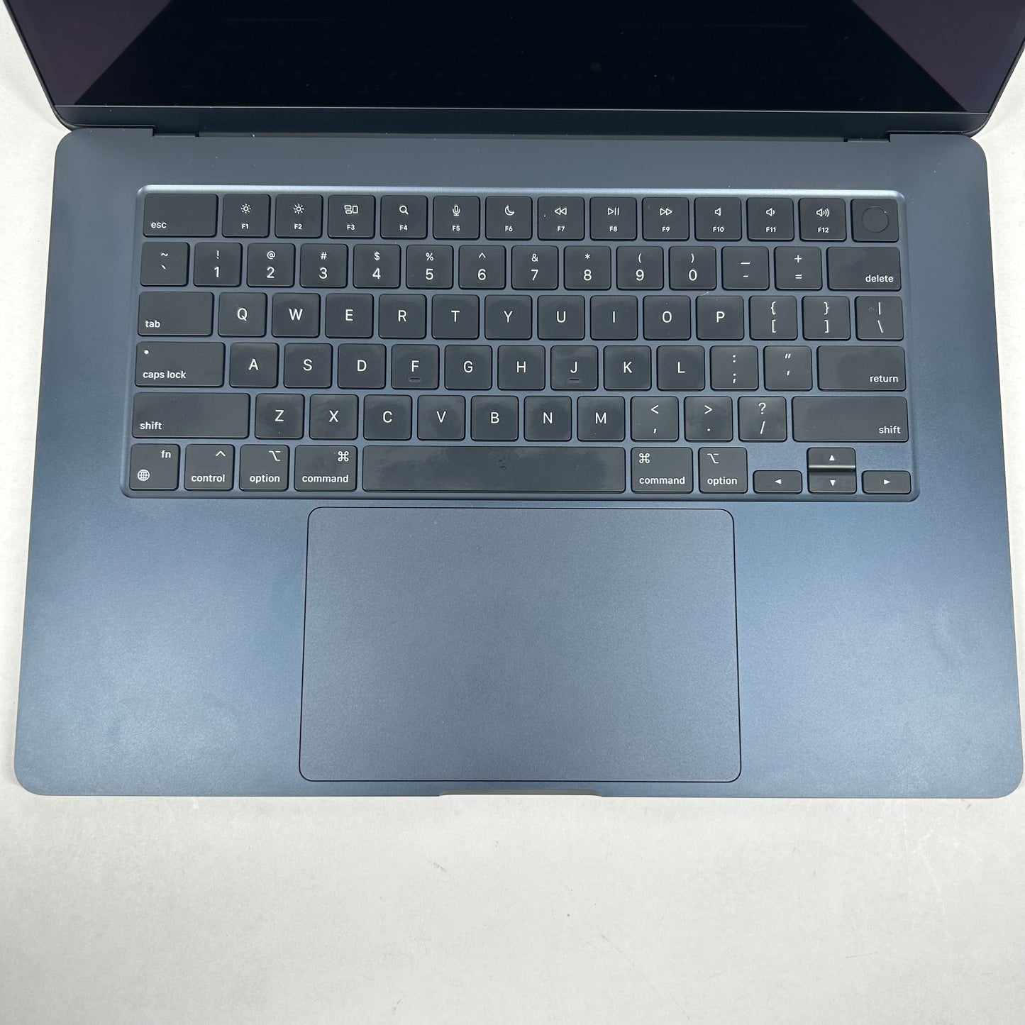 2023 Apple MacBook Air 15" M2 8C GPU 3.5GHz 8GB RAM 256GB SSD A2941