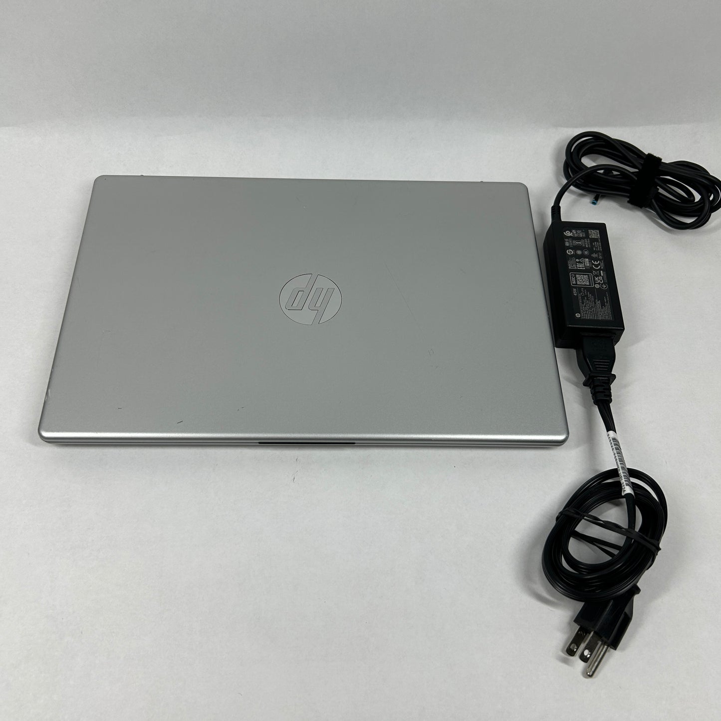 HP Laptop 14-EM0233NR 14" Ryzen 3 7320U 2.4GHz 4GB RAM 256GB SSD