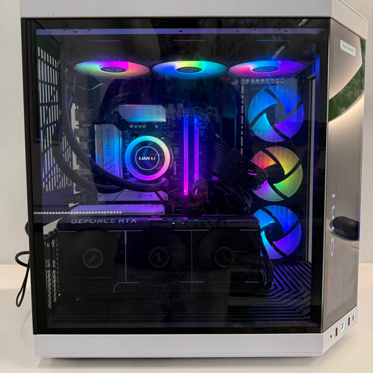 HYTE Custom PC Ryzen 7 9800X3D 32GB RAM 2TB SSD ASUS GeForce RTX 5070 Ti